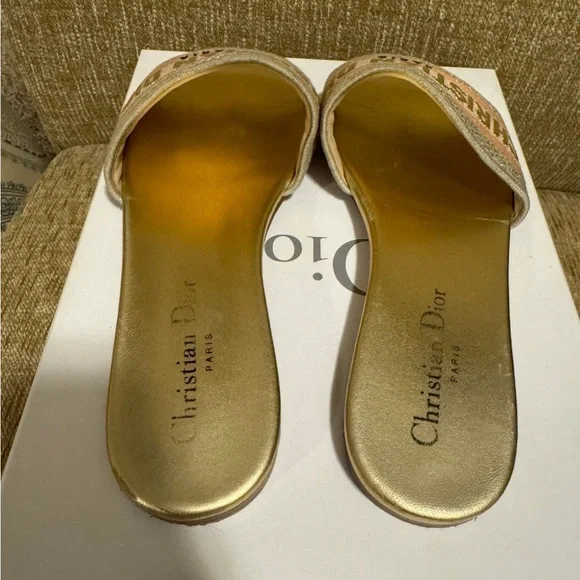❤️Authentic Christian Dior 52K Platinum DWAY Embroidered Slide Sandals 37.5 ❤️ - Picture 4 of 11